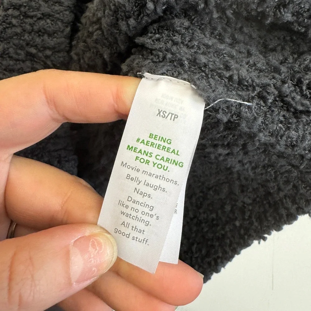 Aerie‎ Sweater Womens XS Black Grey Fuzzy Sherpa Cropped Mock Neck Gorpcore