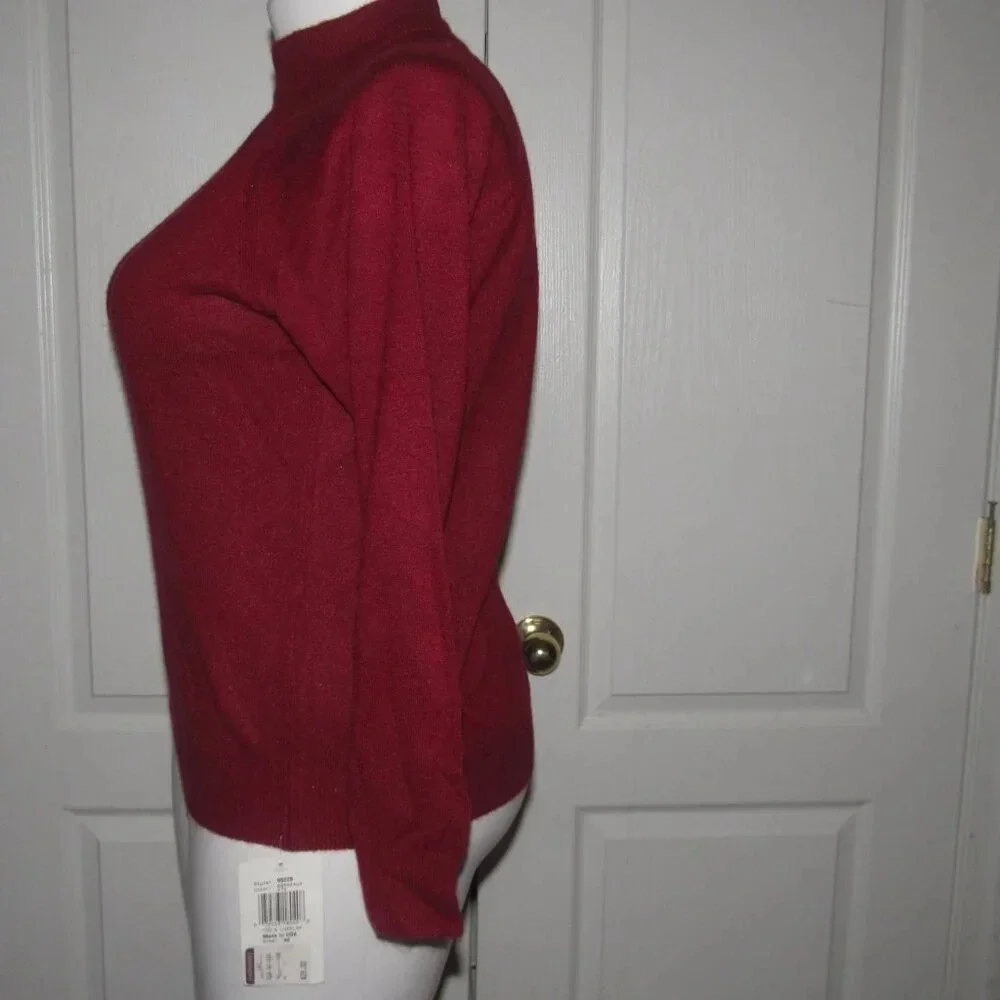 DESIGNERS ORIGINALS Luxelon Mock Neck Acrylic Red Sweater Size Large (40)