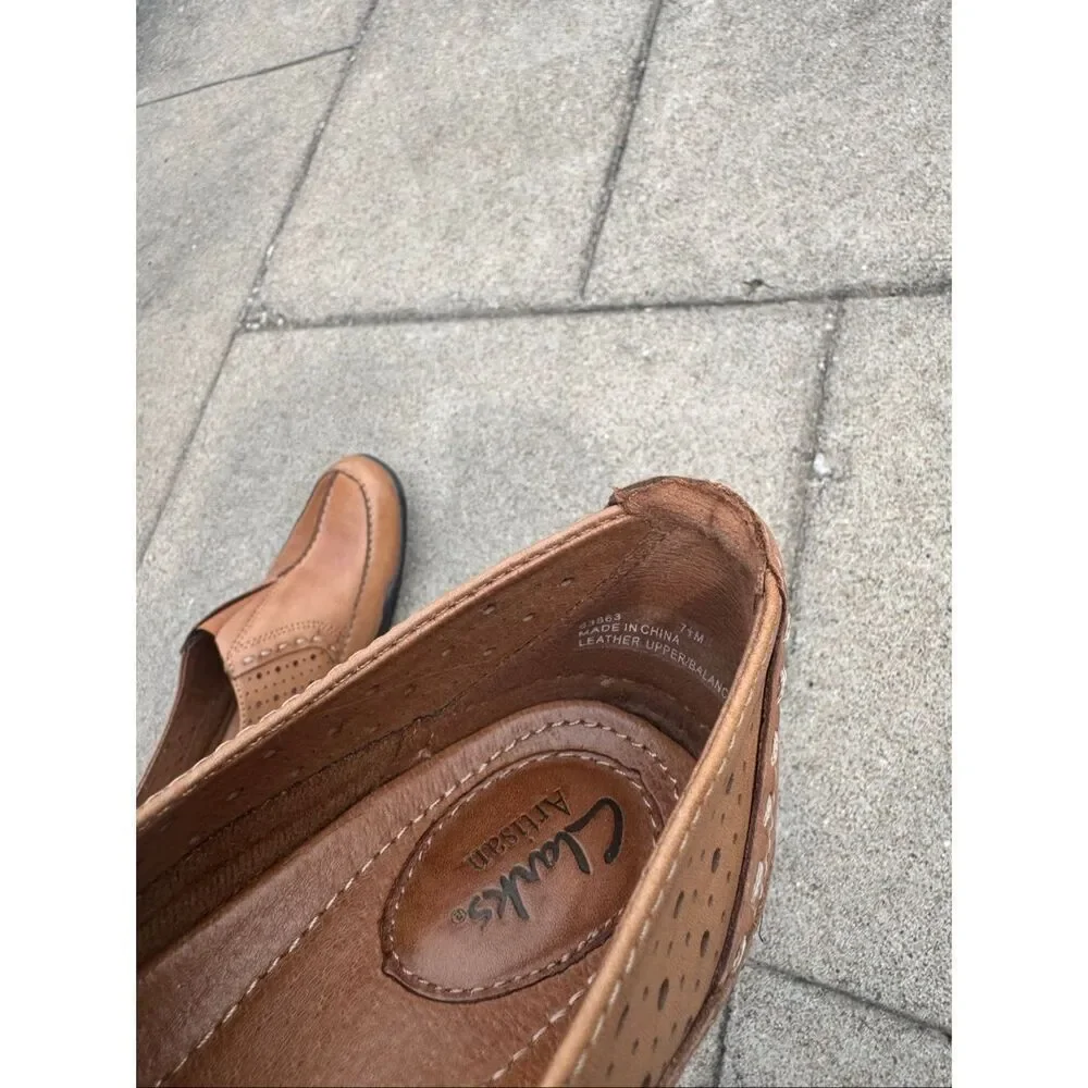 Clarks artisan brown
