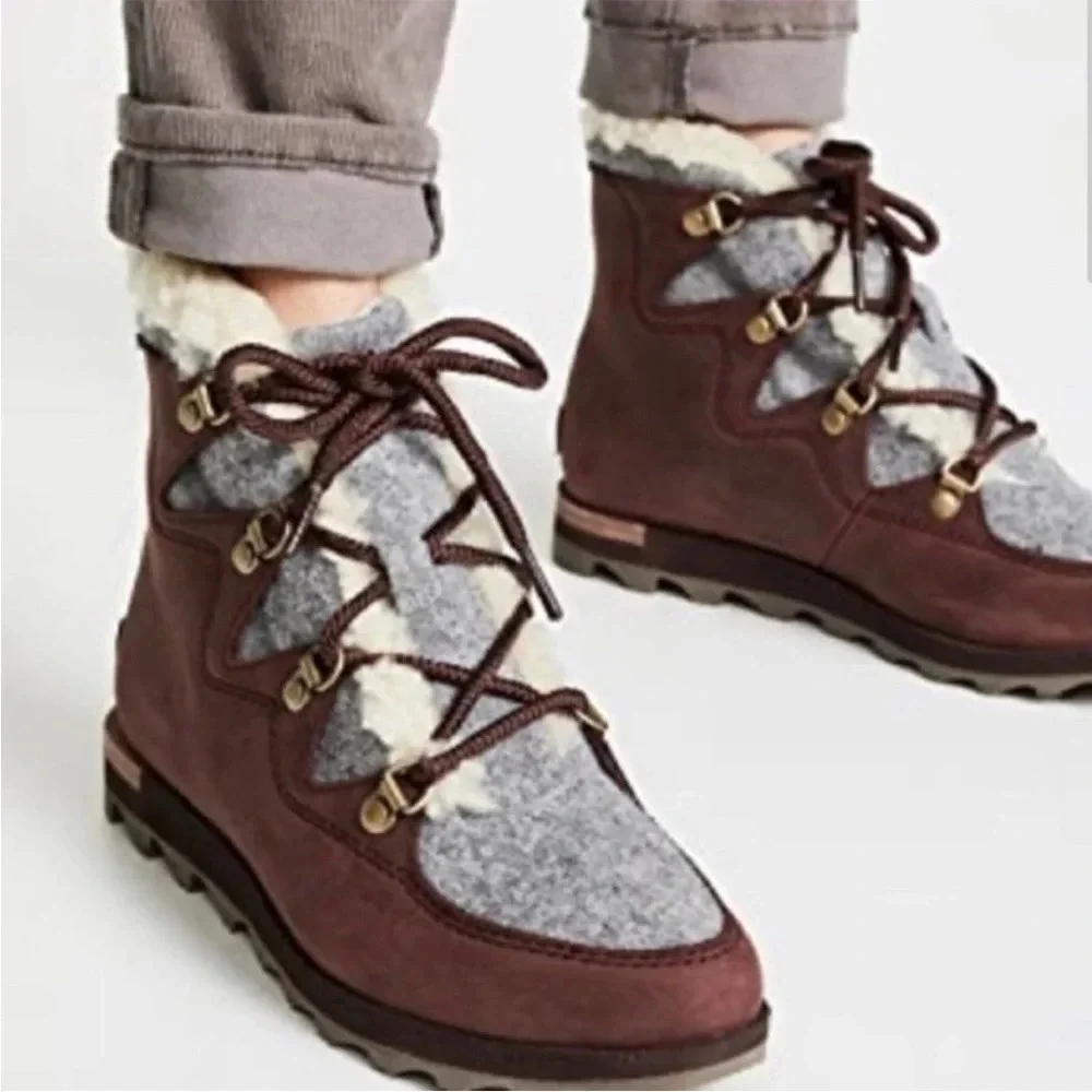 Sorel Sneakchic Alpine Boot Red Gray Size 8