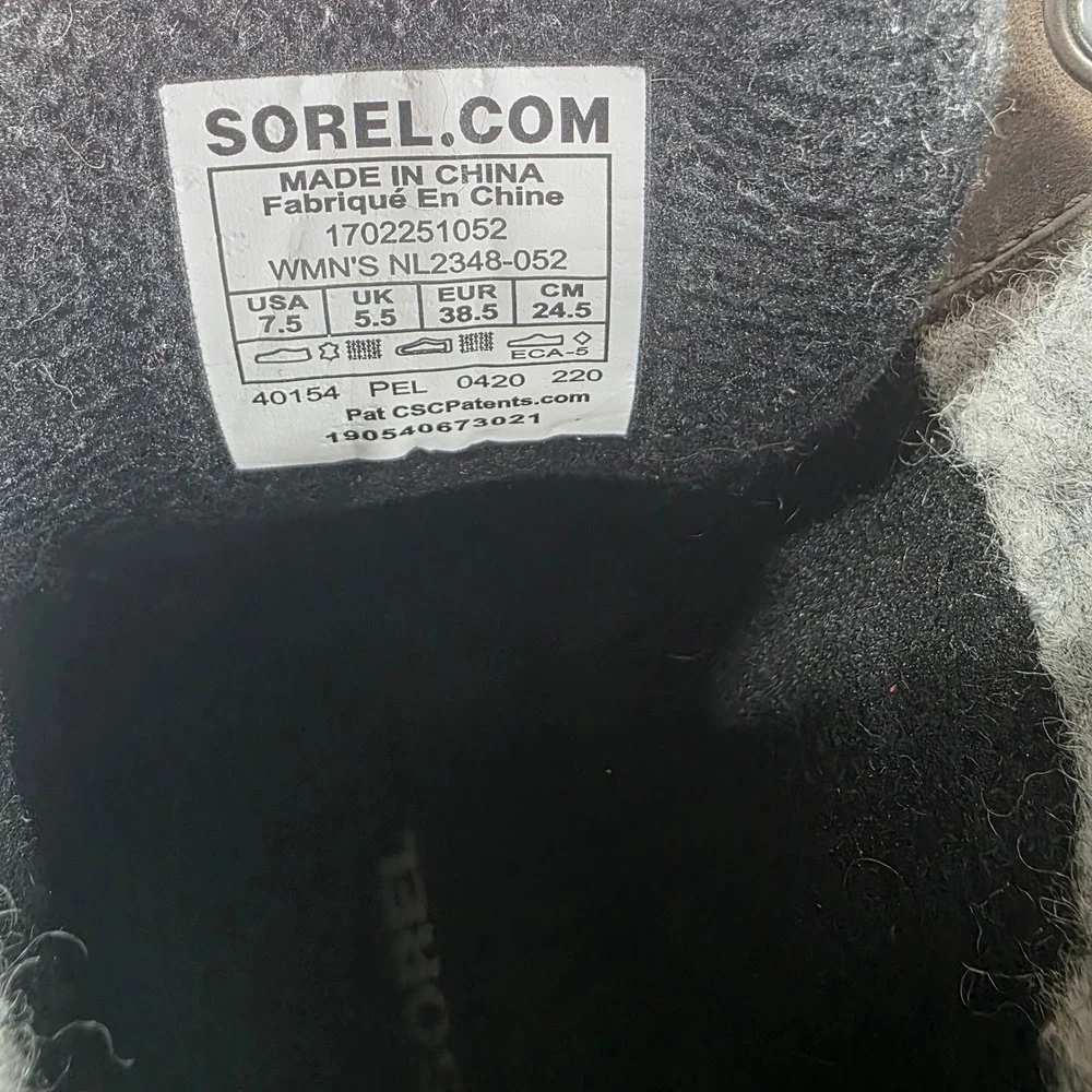 Sorel Women's Waterproof Winter‎ Snow Boots Grey Black Lace Up Heel Size 7.5