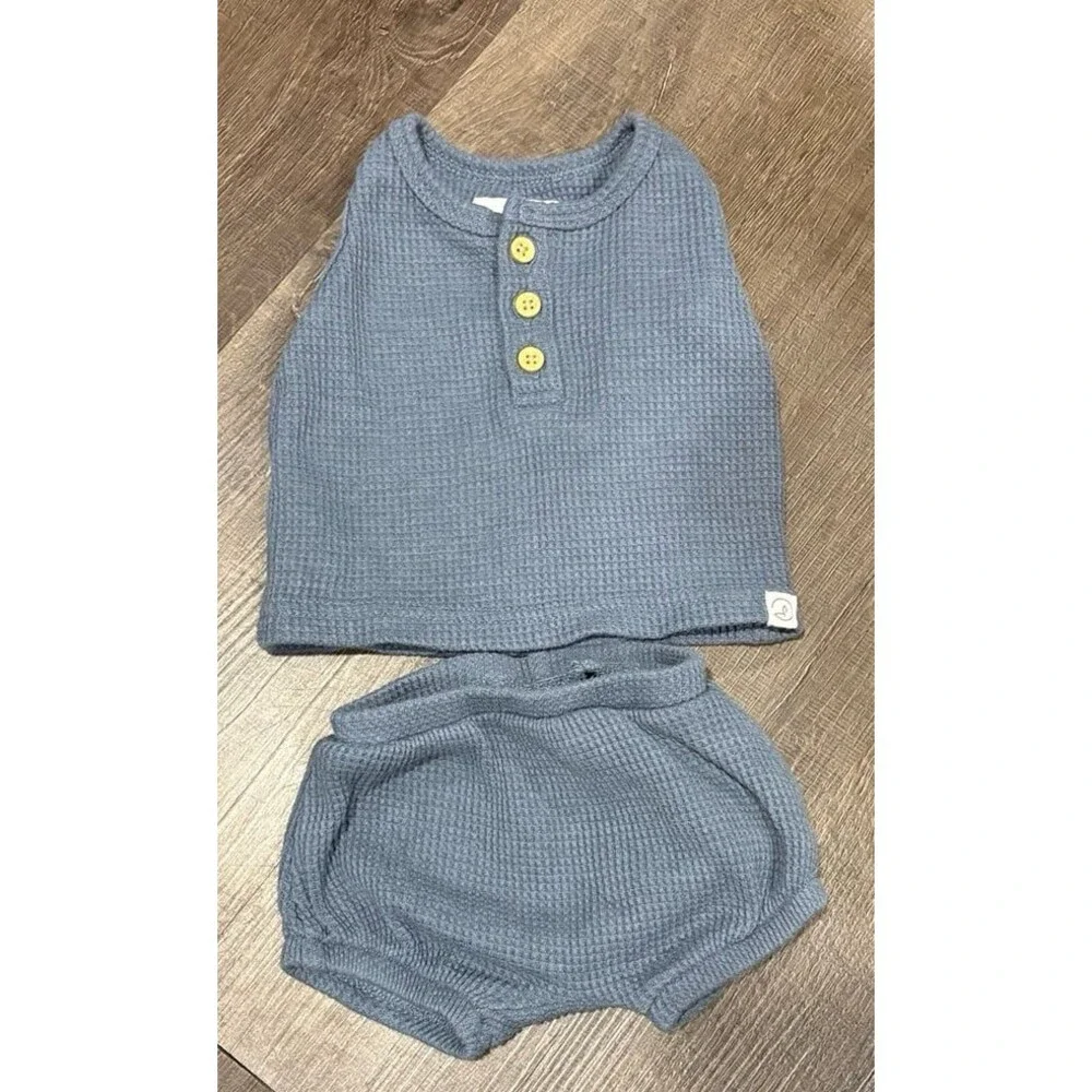 Newborn outfit