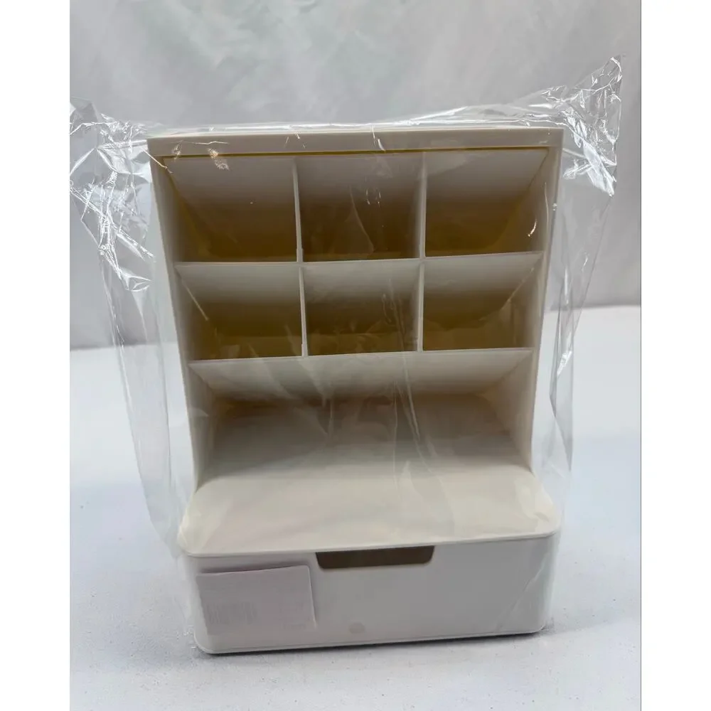 Unbranded organizer office