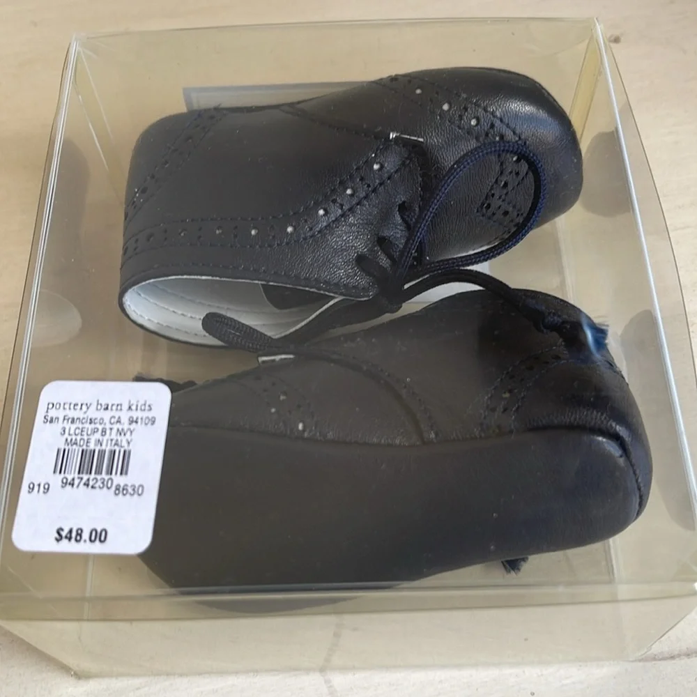 NWT LACE UP CRIB BOOT