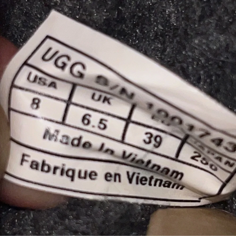UGG authentic signature
