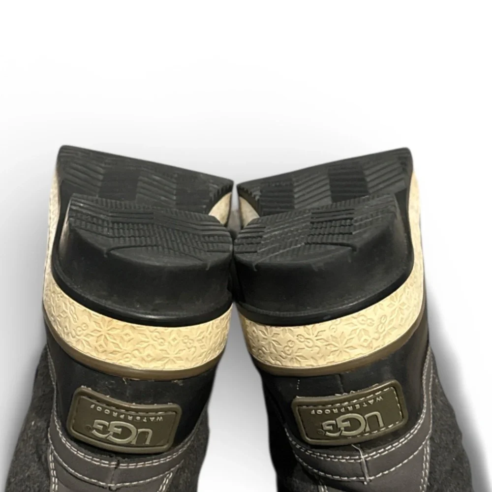 UGG authentic signature
