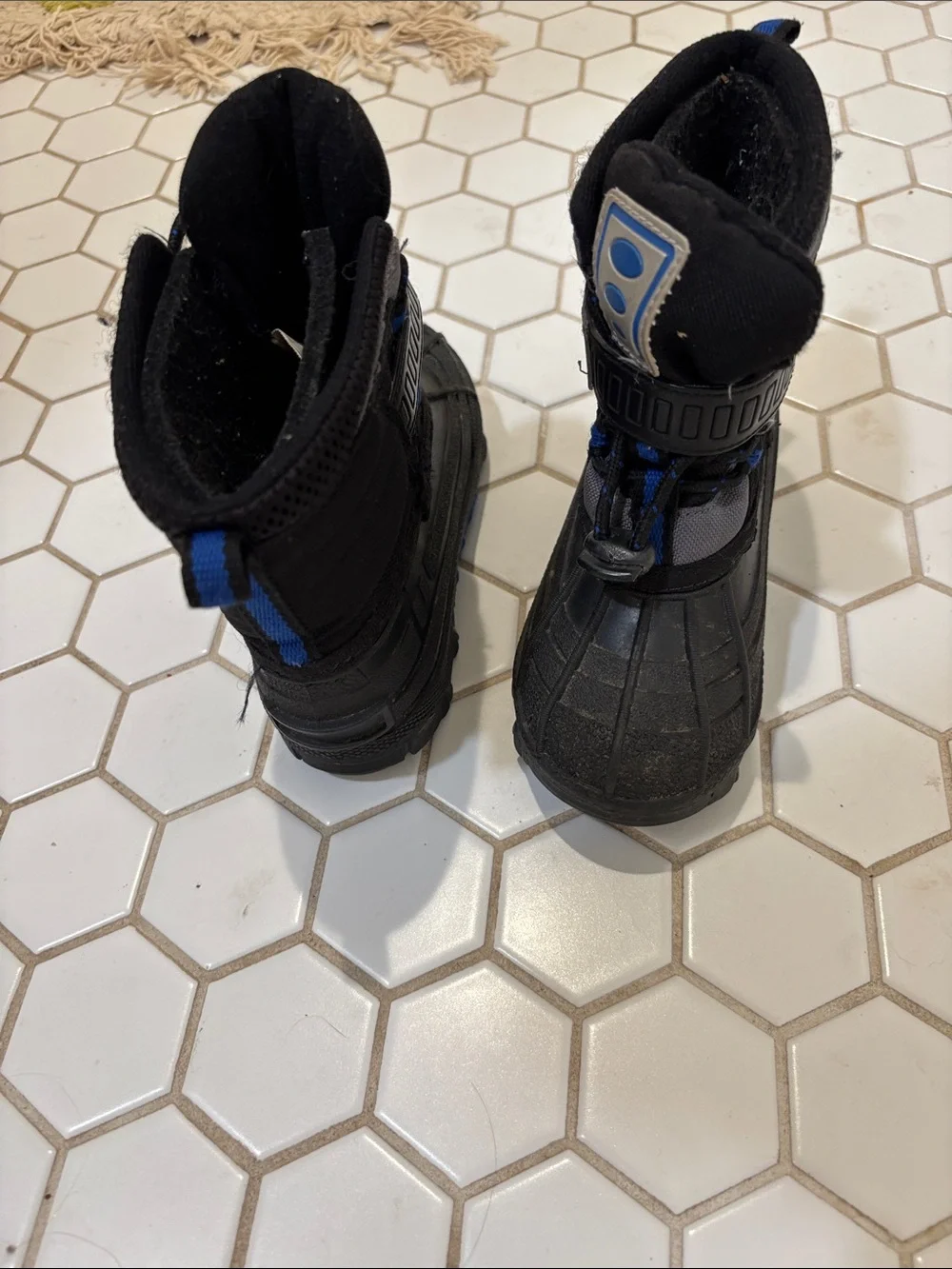Crater Ridge Kids Blake Black & Blue Winter Shoe Rain Boots Cold-Weather sz 8