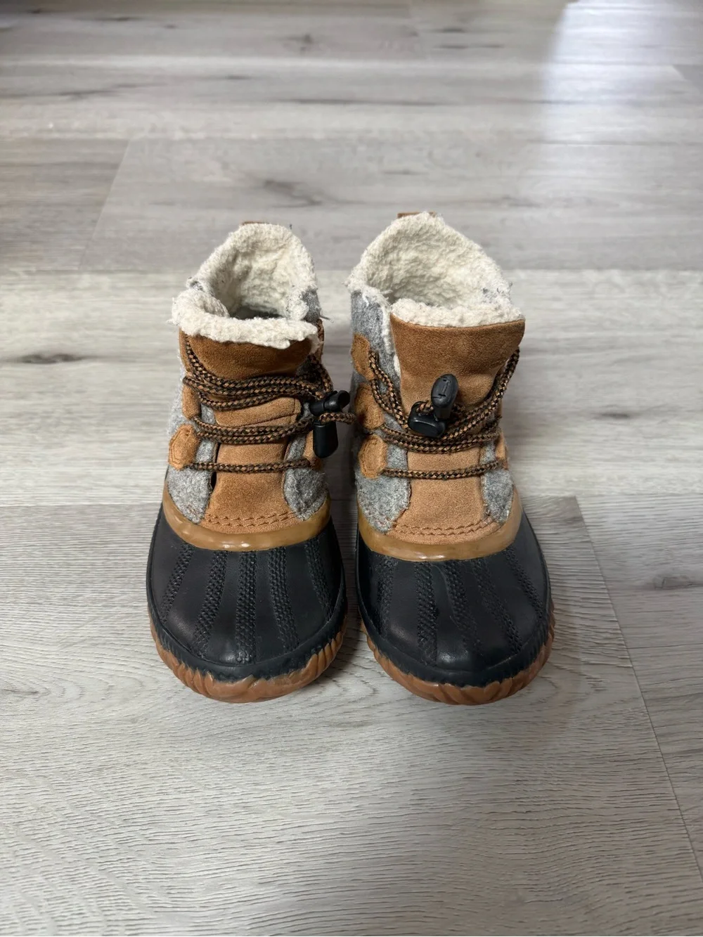 Sorel kids winter boots size 1
