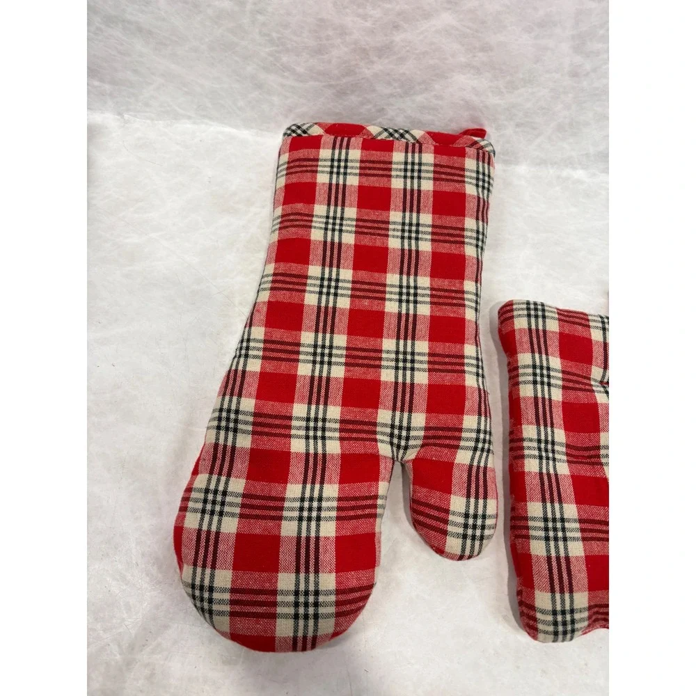 Hearth & Hand Magnolia Red Plaid Oven Mitt and Pot Holder Set Kitchen Farmhouse