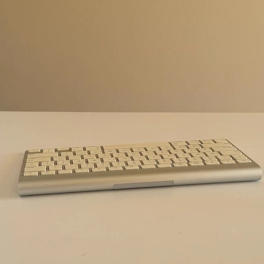 Apple genuine wireless