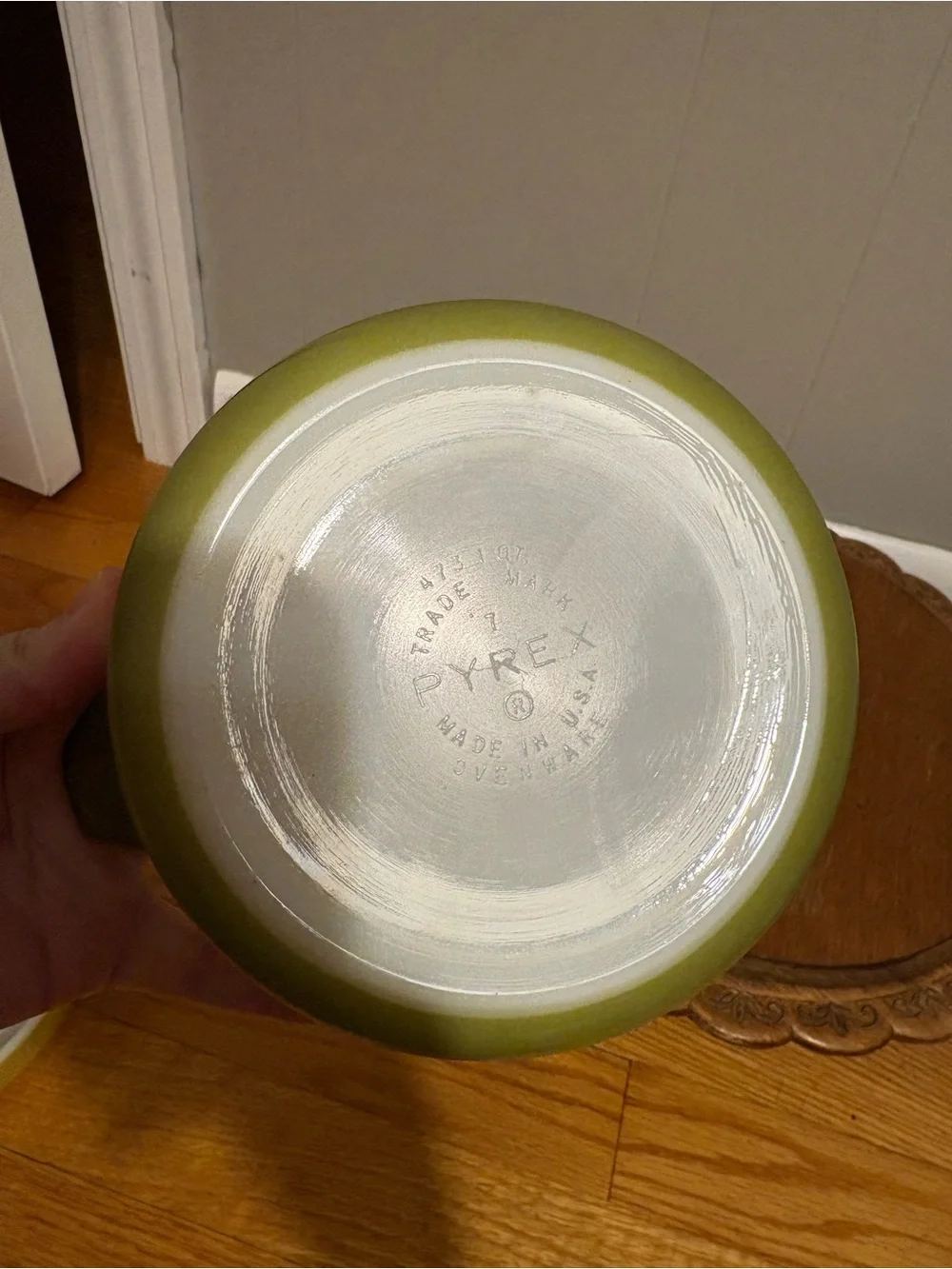 Pyrex quart round