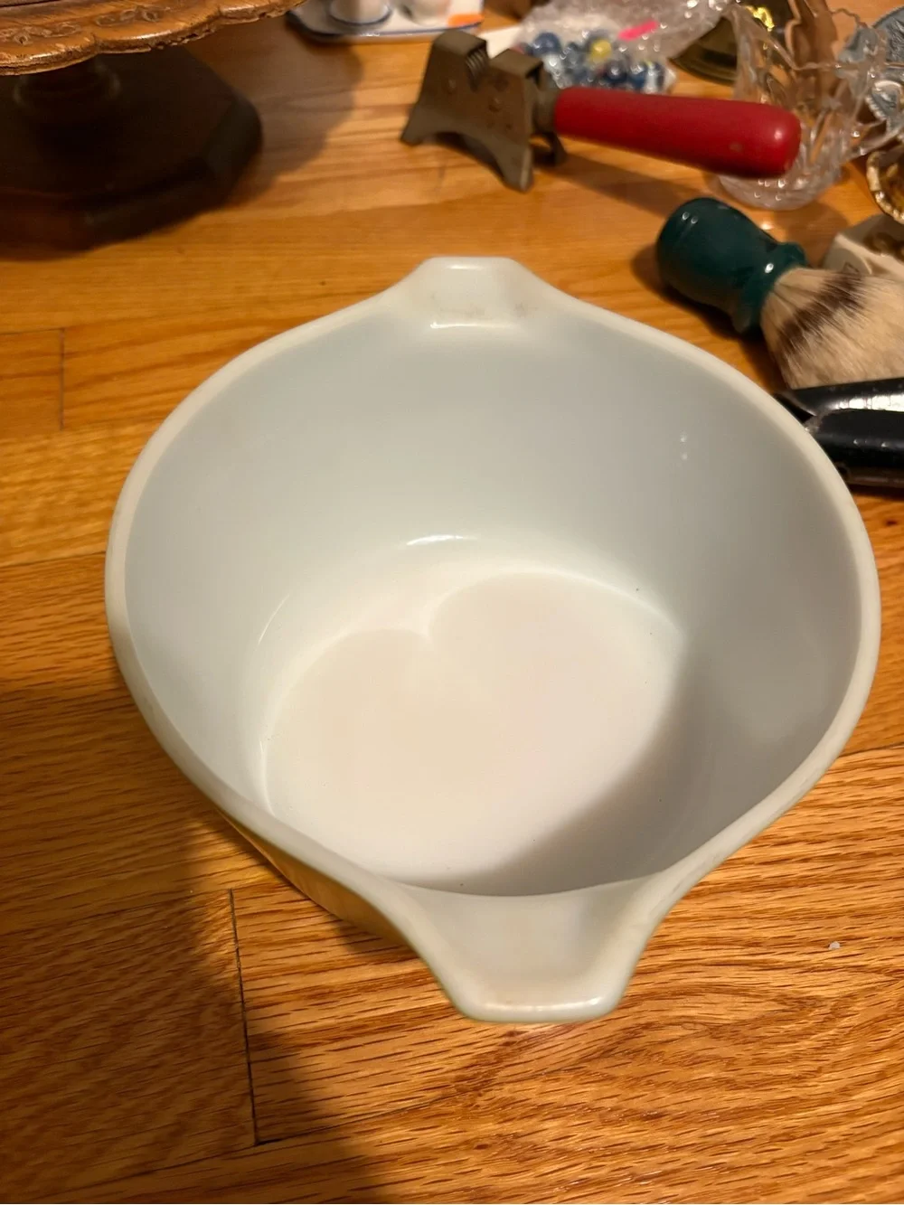 Pyrex quart round