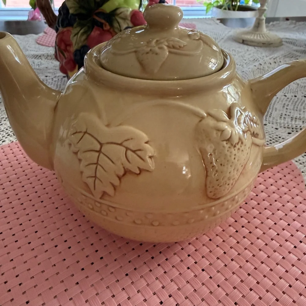 Vintage Strawberry Embossed Ceramic Teapot Pre-Owned Cottagecore