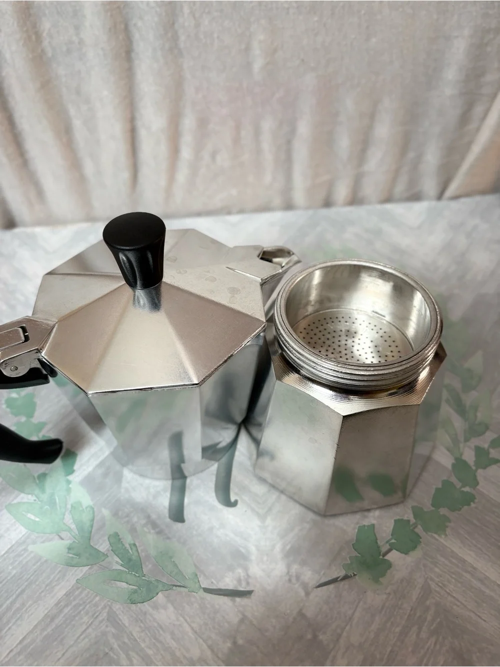 ☕ Bialetti Moka Express 6-Cup Stovetop Espresso Maker – Made in Italy