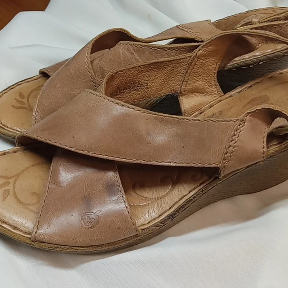 Born tan leather