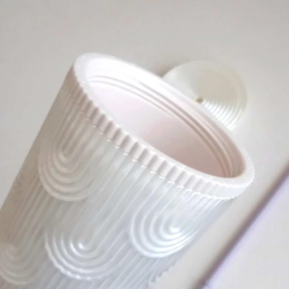 Beautiful Starbucks Pearl White Mermaid Scale Cold Cup 24 oz. Tumbler with Straw