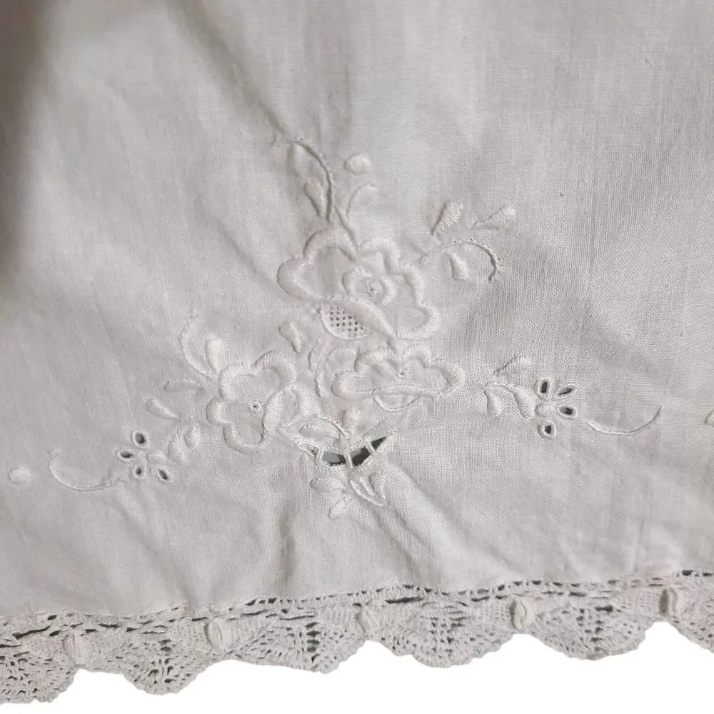 2 Linen Napkins Battenburg Lace Dining Vintage Beautiful‎ Crochet Border Clean