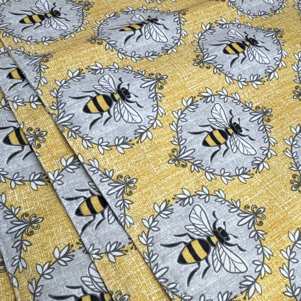 The Farmhouse by Rachel Ashwell Bee Print placemats Set of  6 Yellow/Gray