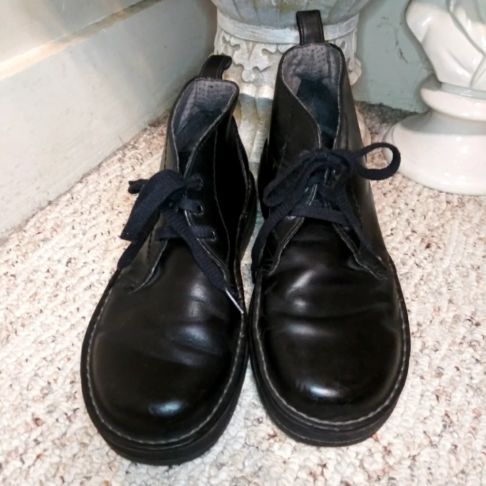 Dr. Martens Reed Black Leather Chukka Style Lace-Up Boots