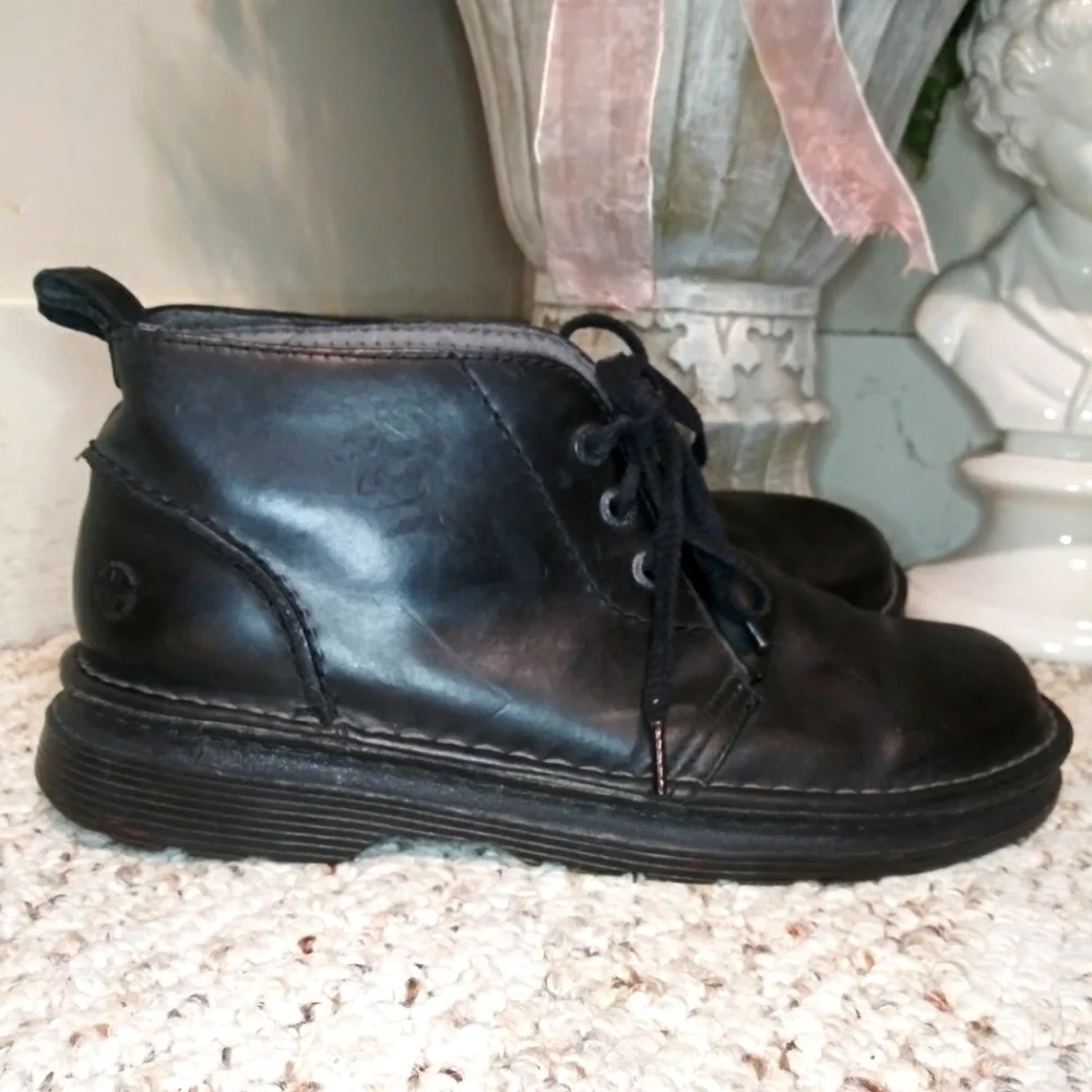 Dr. Martens Reed Black Leather Chukka Style Lace-Up Boots