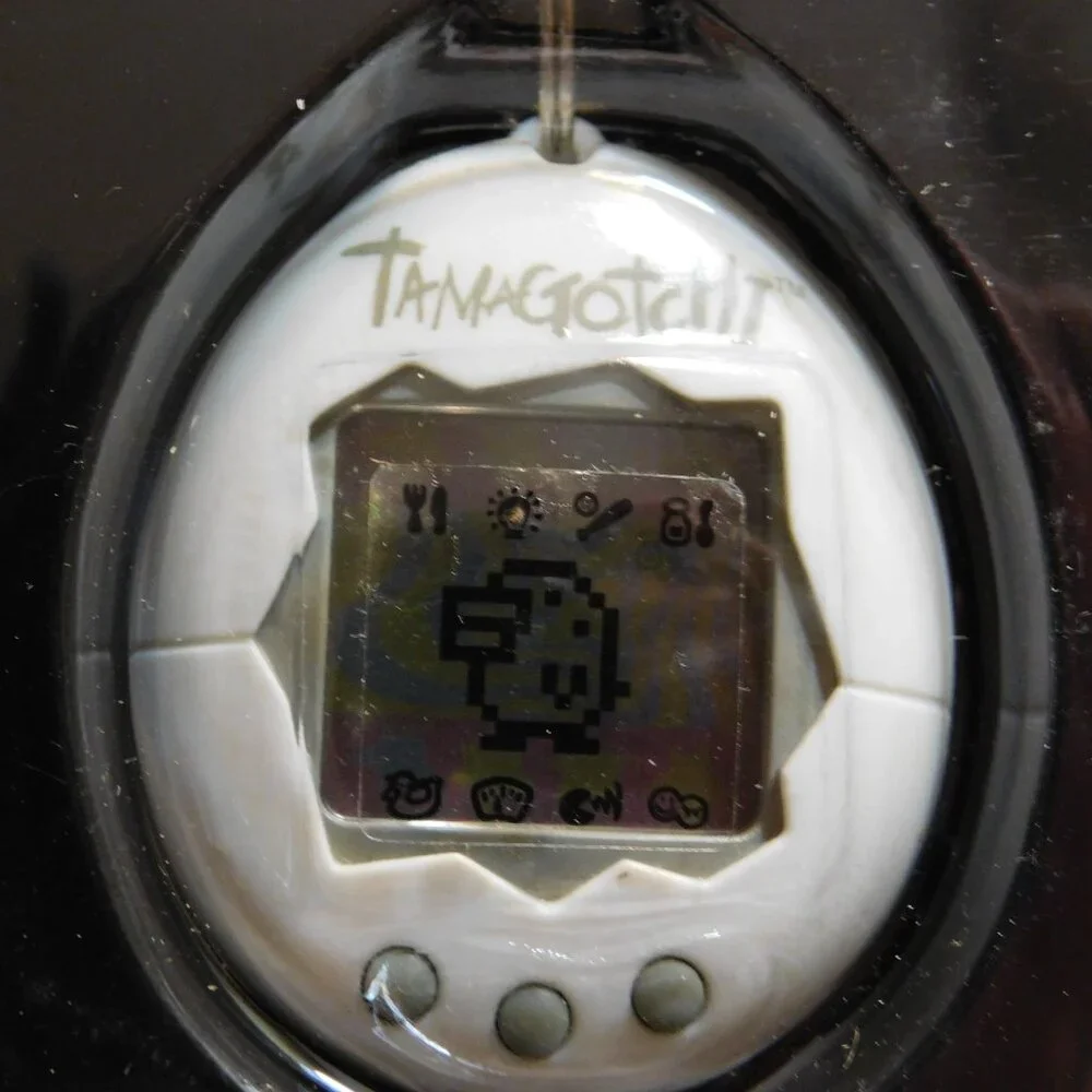 Vintage Bandai TAMAGOTCHI Virtual Reality Pet 1997 White