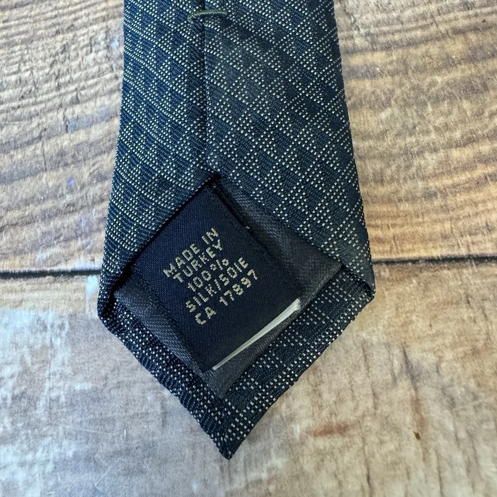 Banana Republic 100% Silk Neck Tie‎ Classic Navy Gray  MEN NWT 2009 Geometric