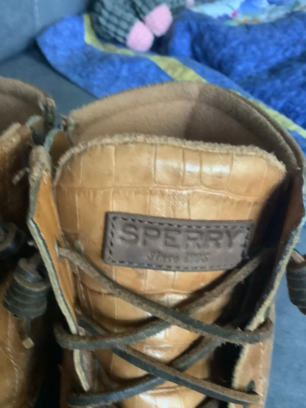 Sperry fit lace leather