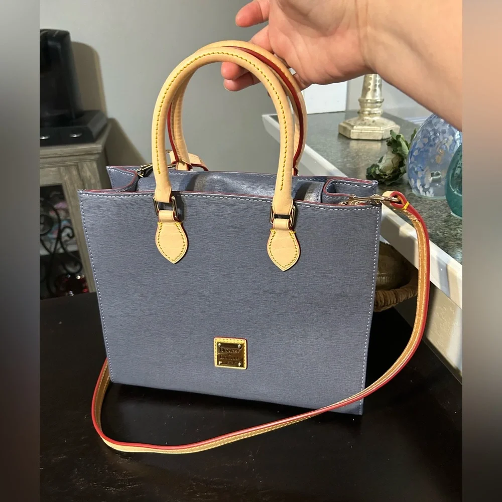 Dooney & Bourke excellent dooney