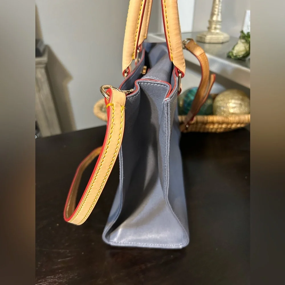 Dooney & Bourke excellent dooney