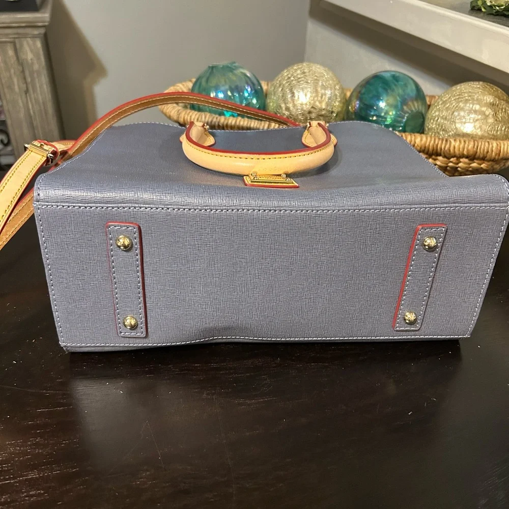Dooney & Bourke excellent dooney