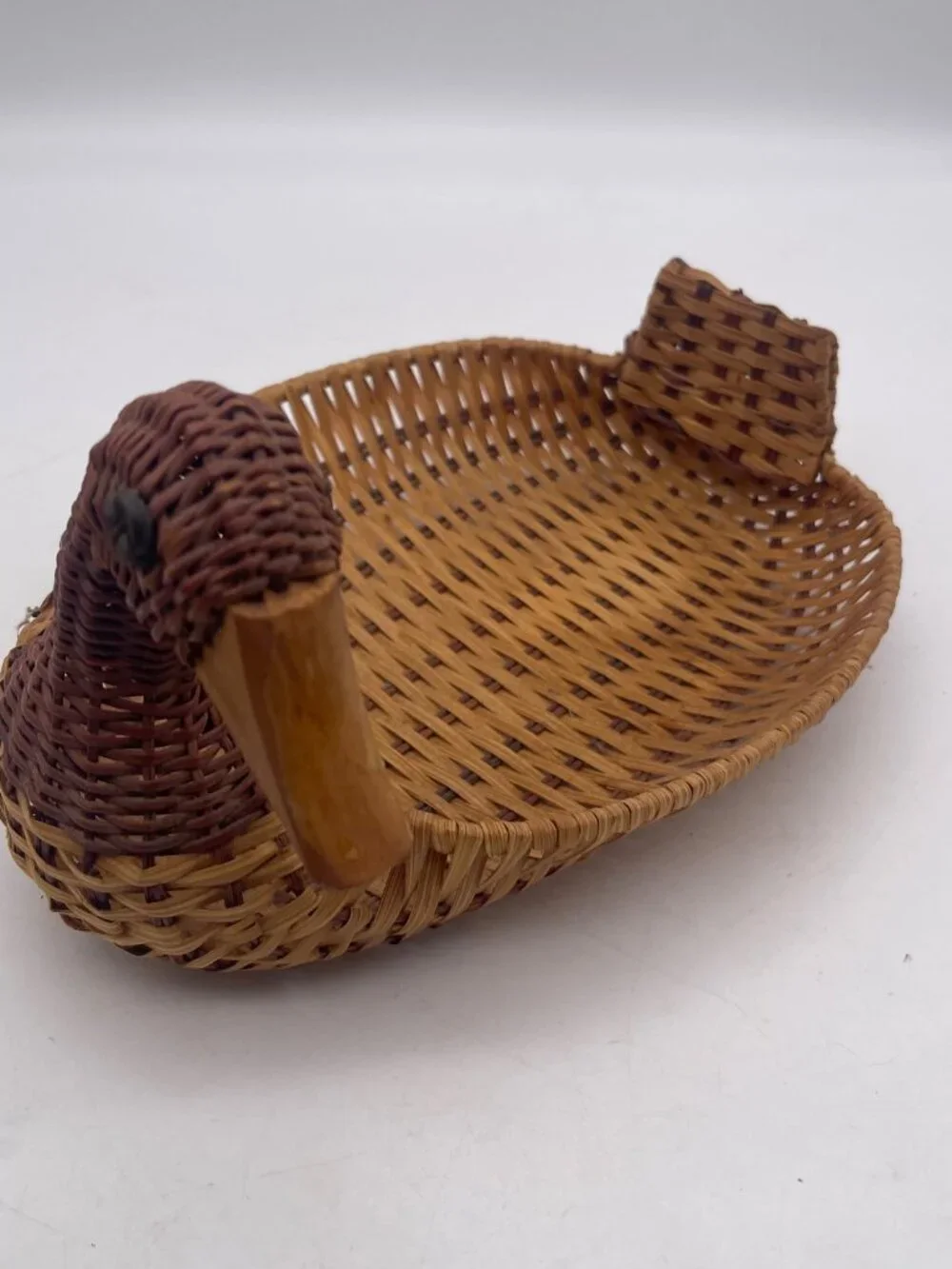 Vintage Brown Wicker Duck-Shaped Oval Decorative Basket 10