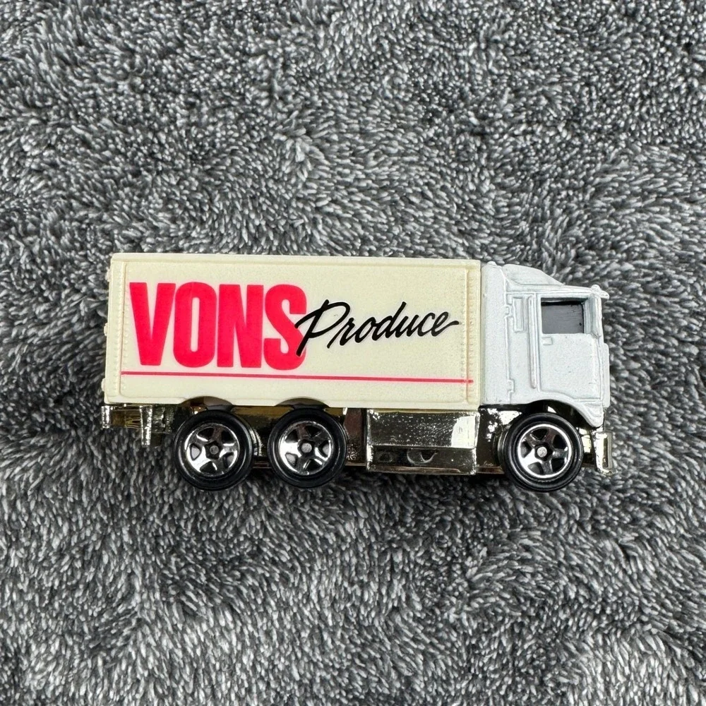 Vintage Hot Wheels 1991 Vons‎ Produce Seafood Delivery Semi Truck White Chrome
