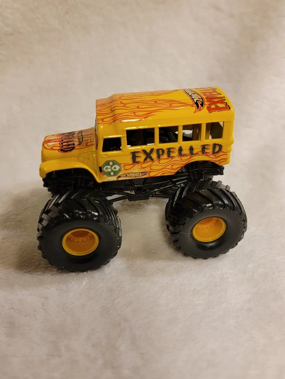 Hot Wheels Expelled Monster Jam Truck 1/64 Bus 2002-2004