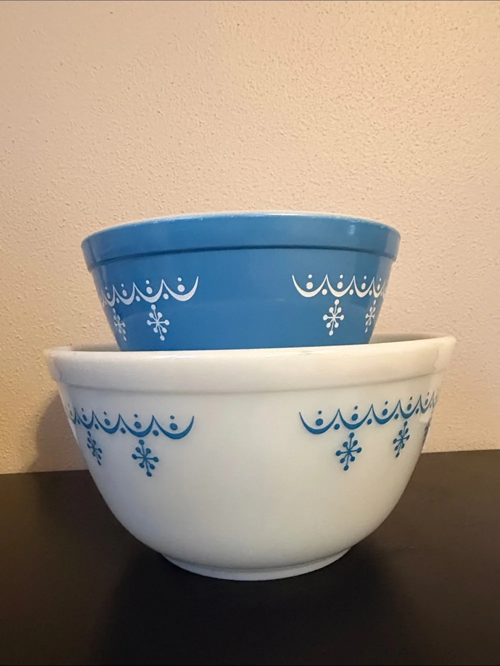 Pyrex century white turquoise