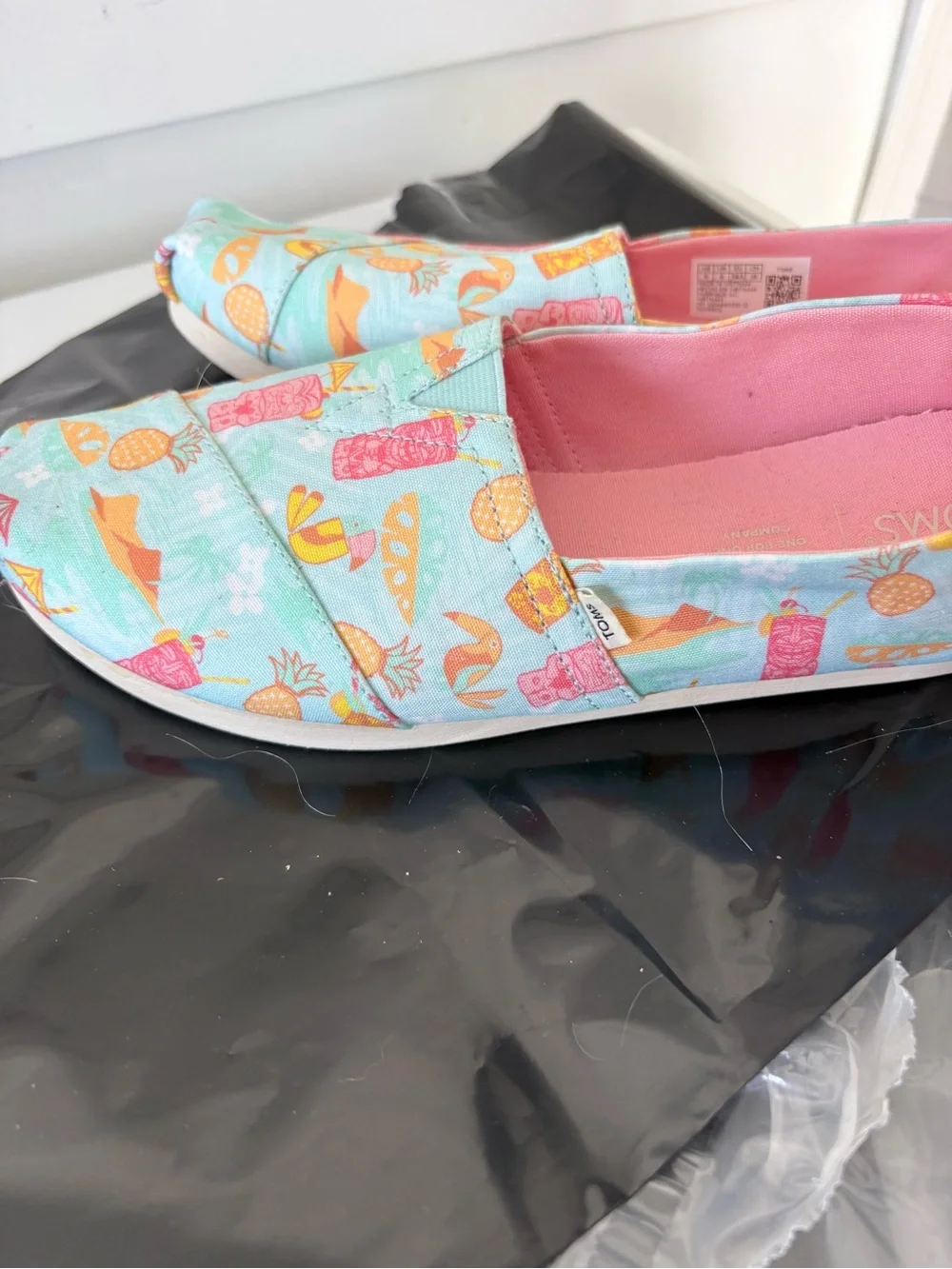 Toms lightweight canvas