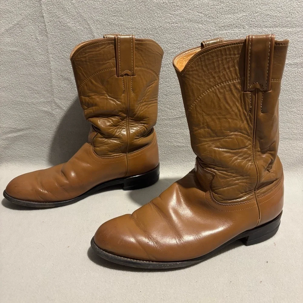 Justin Boots questions leave