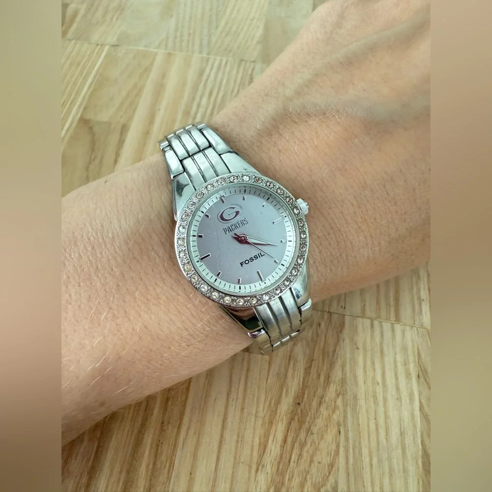 RARE Fossil ladies NFL Green Bay packers silver tone watch NEW BATTERY