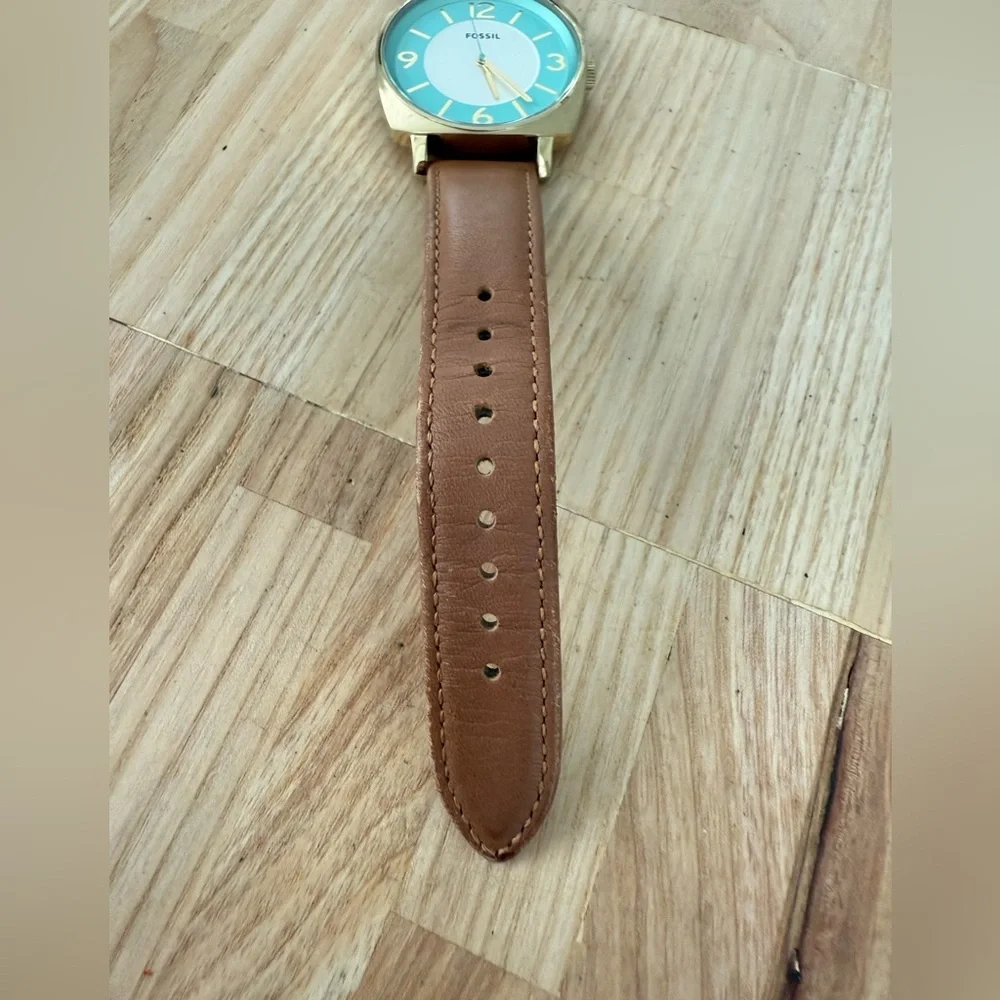 Fossil ladies gold tone brown leather watch NEW BATTERY