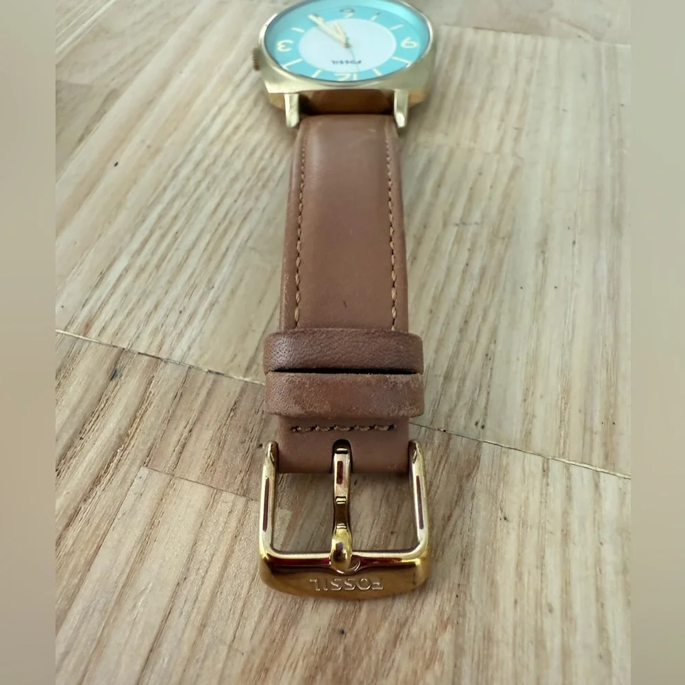 Fossil ladies gold tone brown leather watch NEW BATTERY