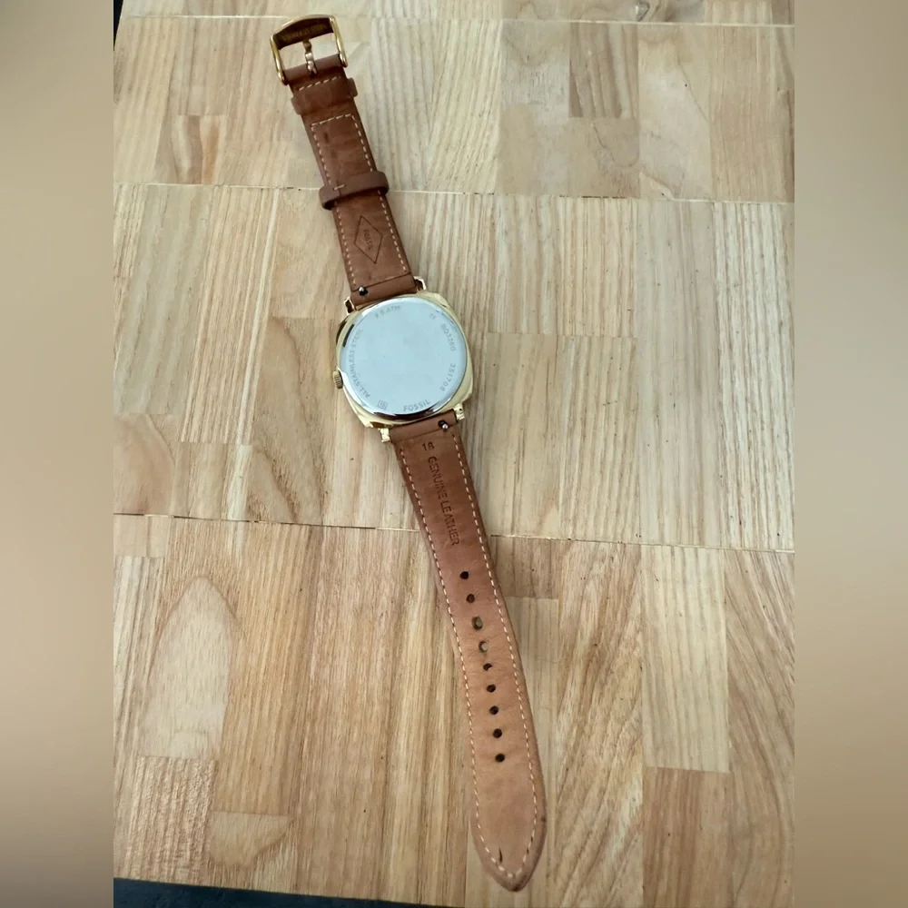 Fossil ladies gold tone brown leather watch NEW BATTERY