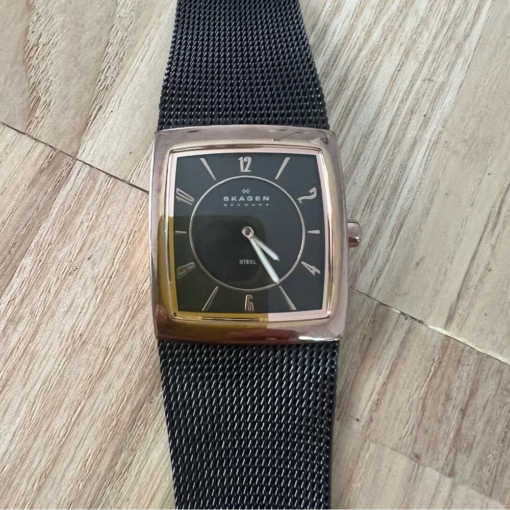 Skagen Denmark ladies metallic brown dress watch NEW BATTERY