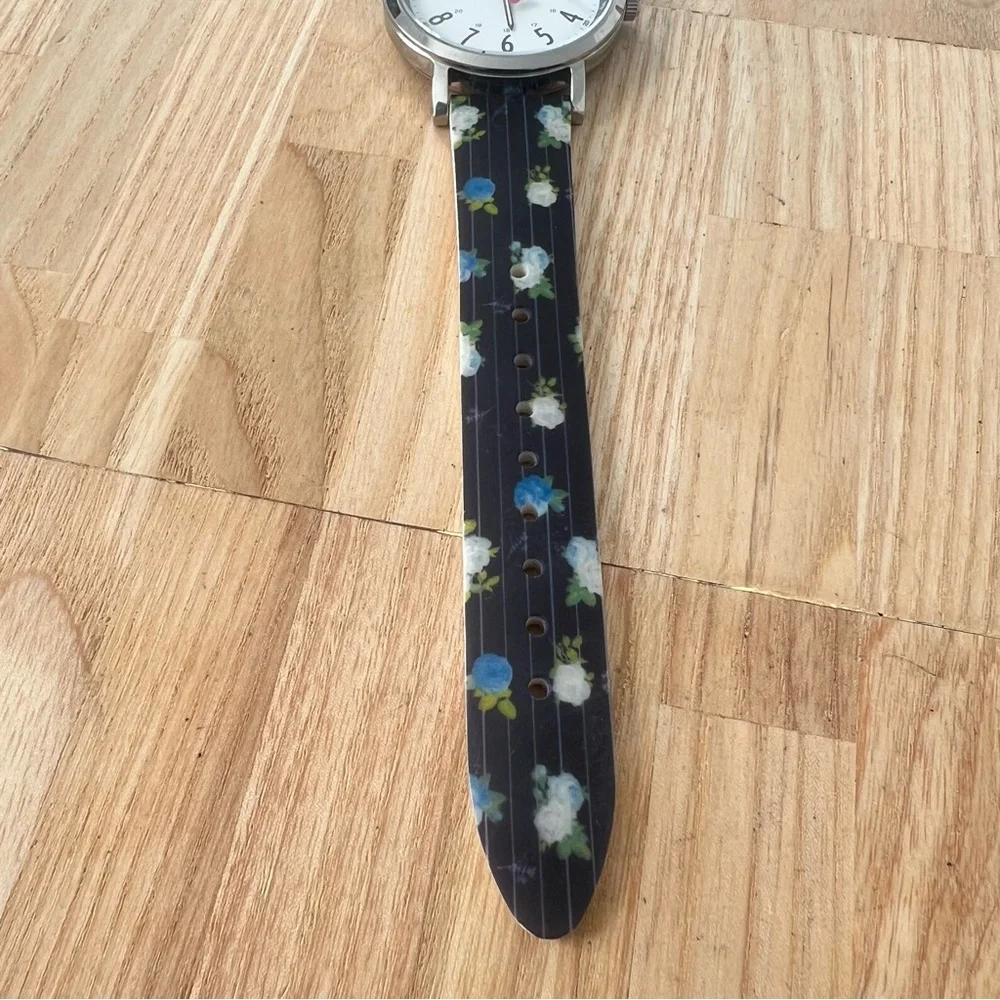 Betsey Johnson ladies floral fashion watch NEW BATTERY