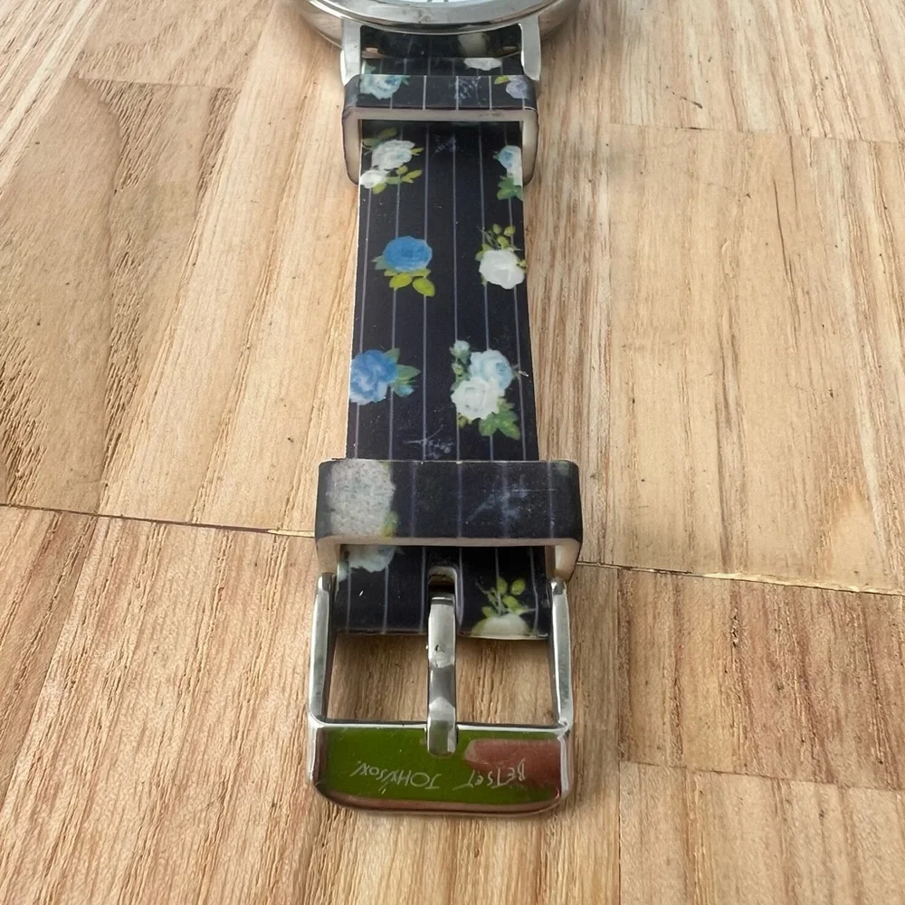 Betsey Johnson ladies floral fashion watch NEW BATTERY