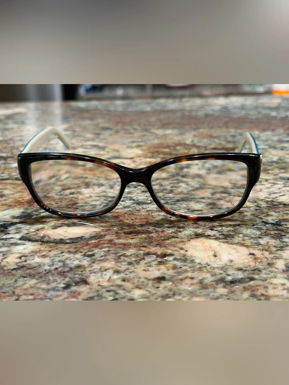Gucci elegant eyeglasses