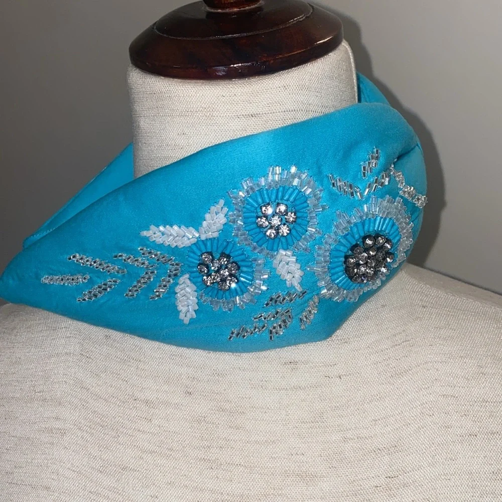 Kay Lee chic turquoise