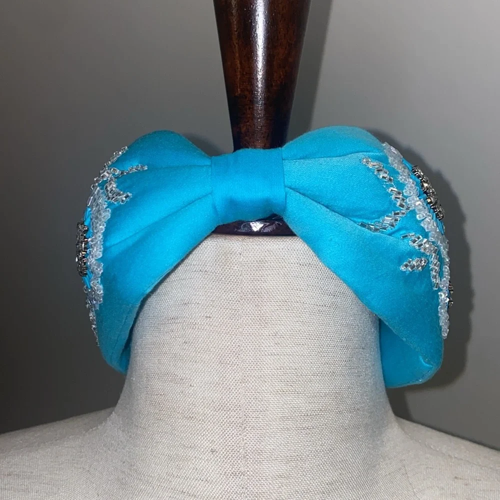 Kay Lee chic turquoise
