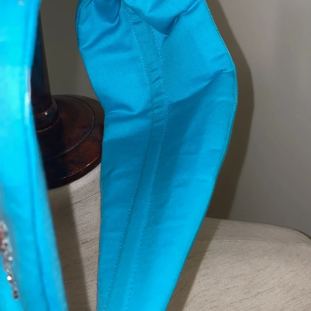 Kay Lee chic turquoise