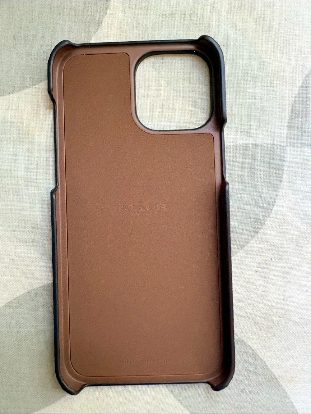 Coach iphone paired