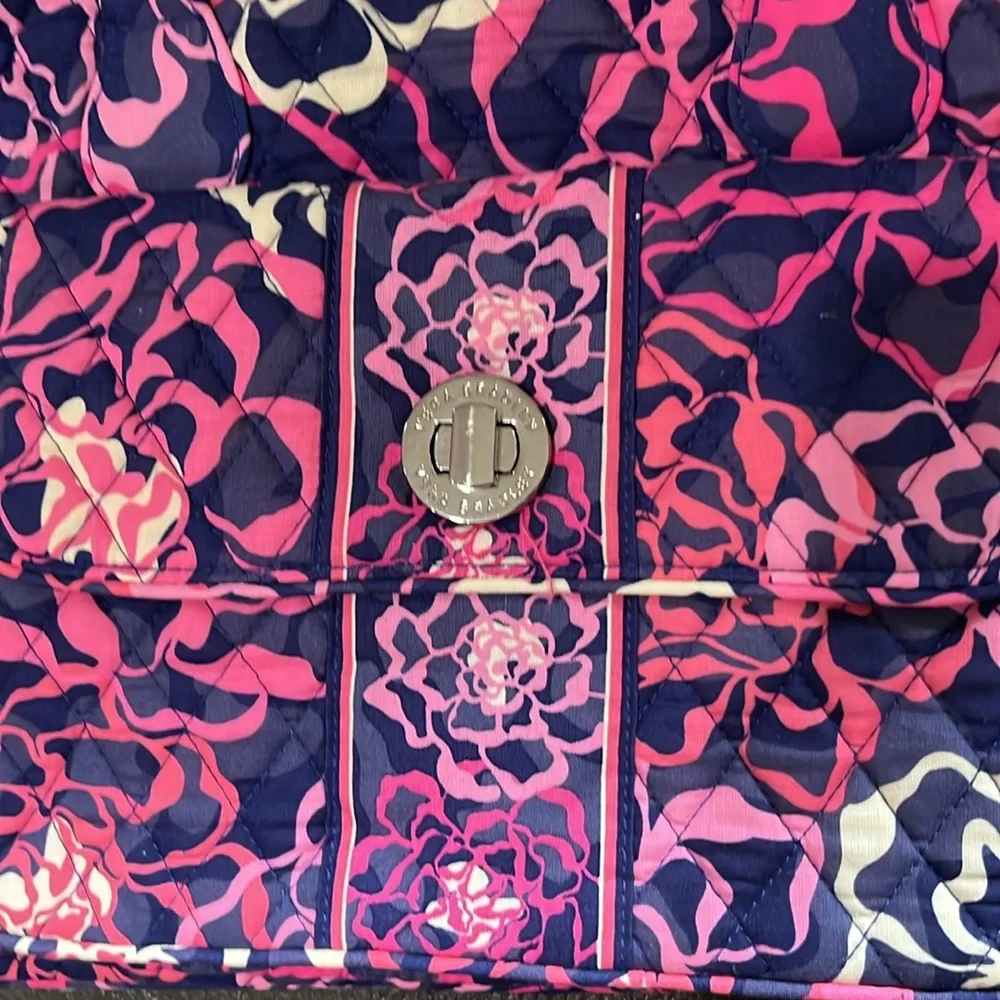 Vera Bradley great barely