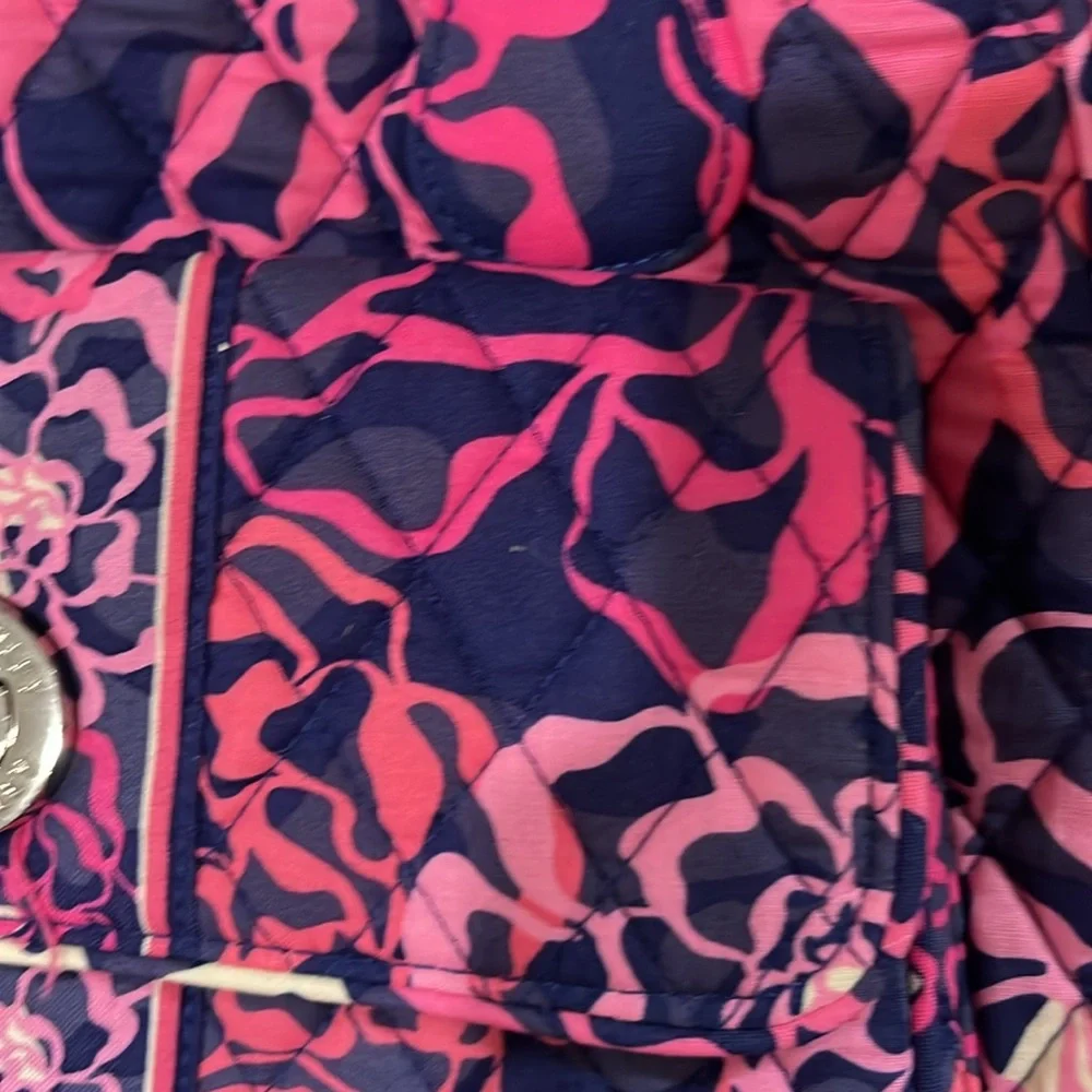 Vera Bradley great barely